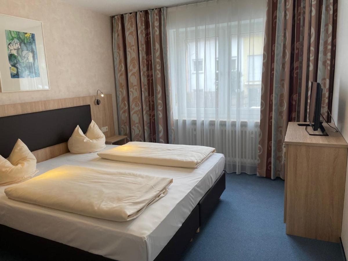 Hotel Apollo Garni เรเกนส์บวร์ก ภายนอก รูปภาพ