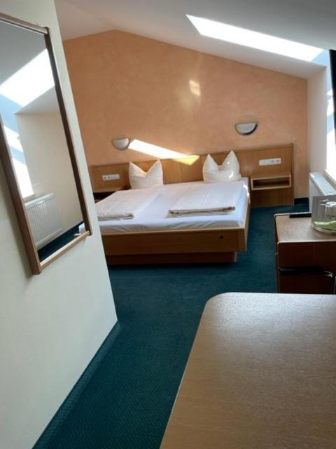 Hotel Apollo Garni เรเกนส์บวร์ก ภายนอก รูปภาพ