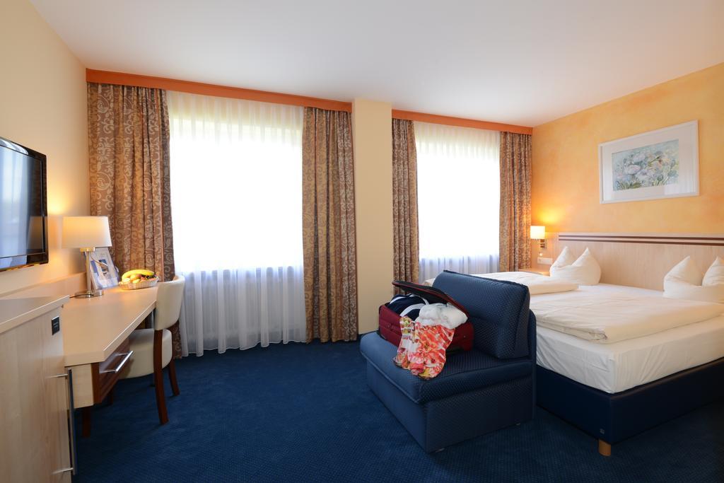 Hotel Apollo Garni เรเกนส์บวร์ก ภายนอก รูปภาพ