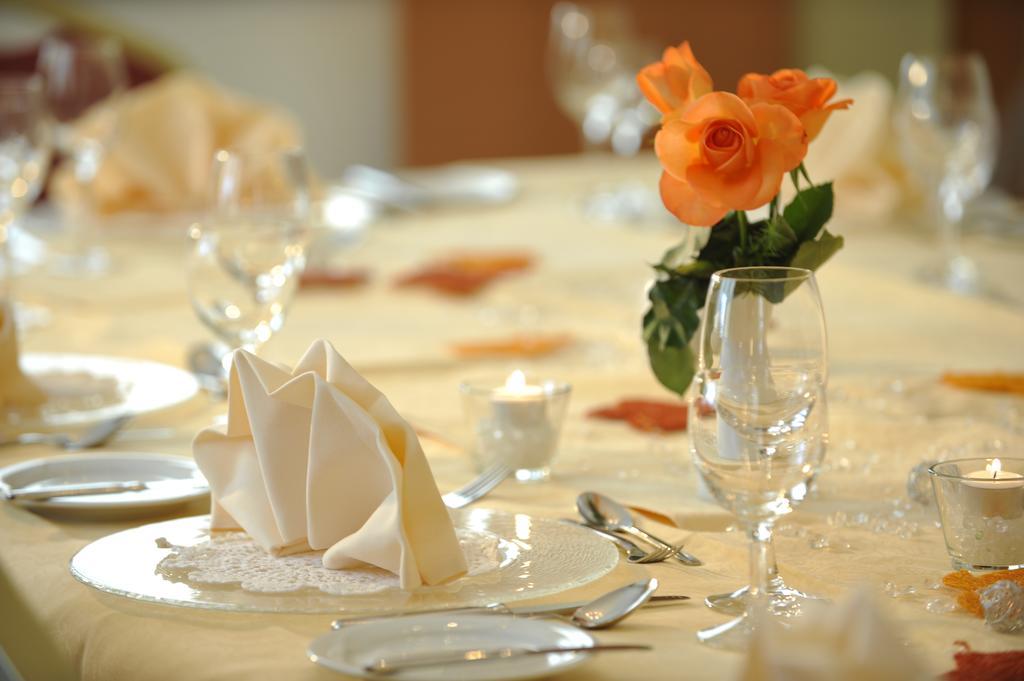 Hotel Apollo Garni เรเกนส์บวร์ก ภายนอก รูปภาพ