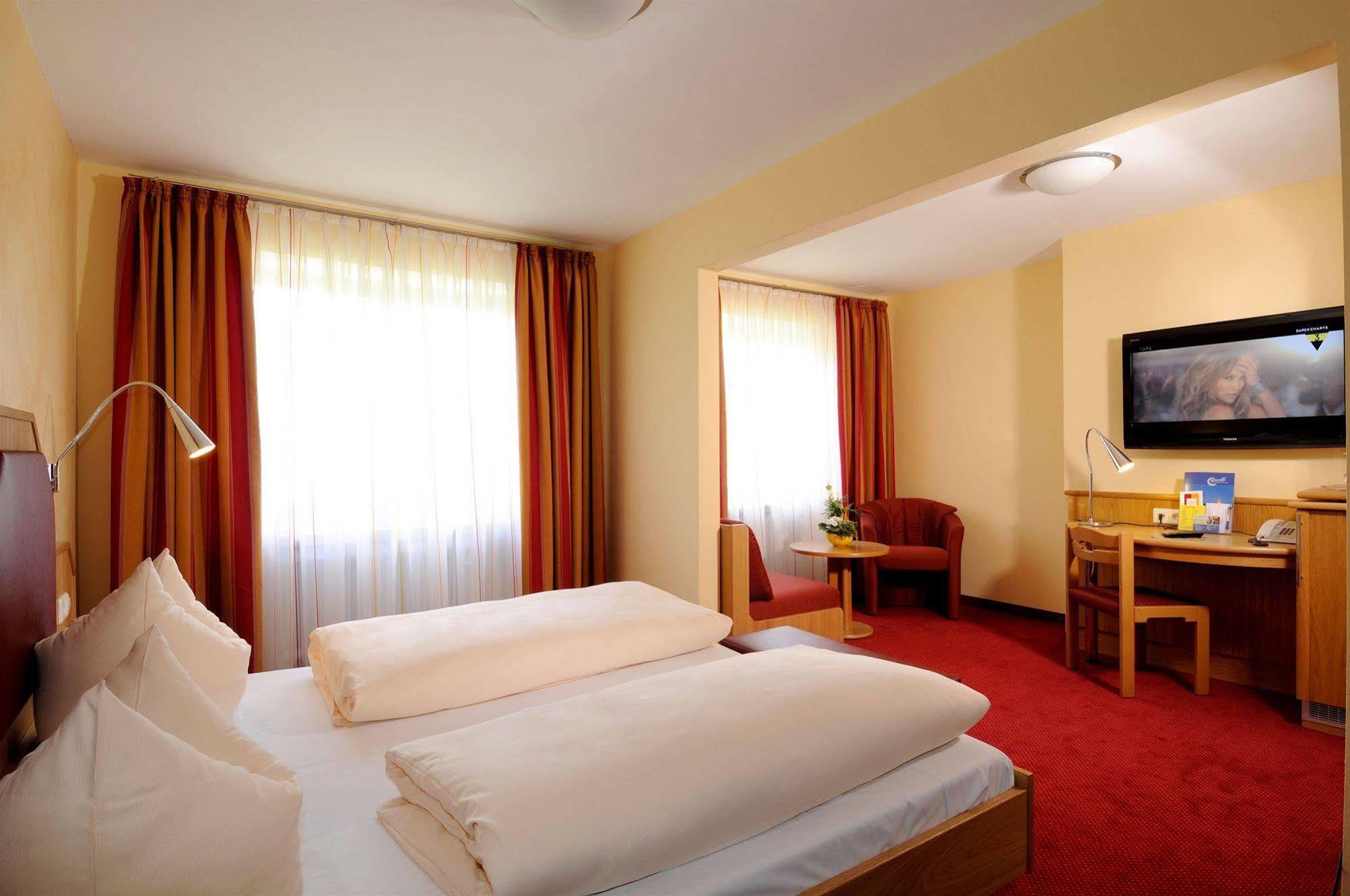 Hotel Apollo Garni เรเกนส์บวร์ก ภายนอก รูปภาพ
